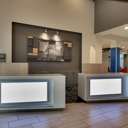 Holiday Inn Express Georgetown By Ihg Exterior photo