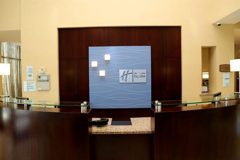 Holiday Inn Express Georgetown By Ihg Exterior photo