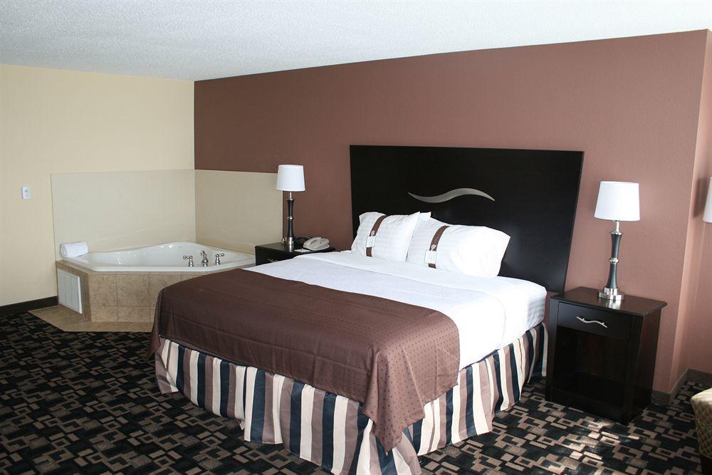 Holiday Inn Express Georgetown By Ihg Exterior photo