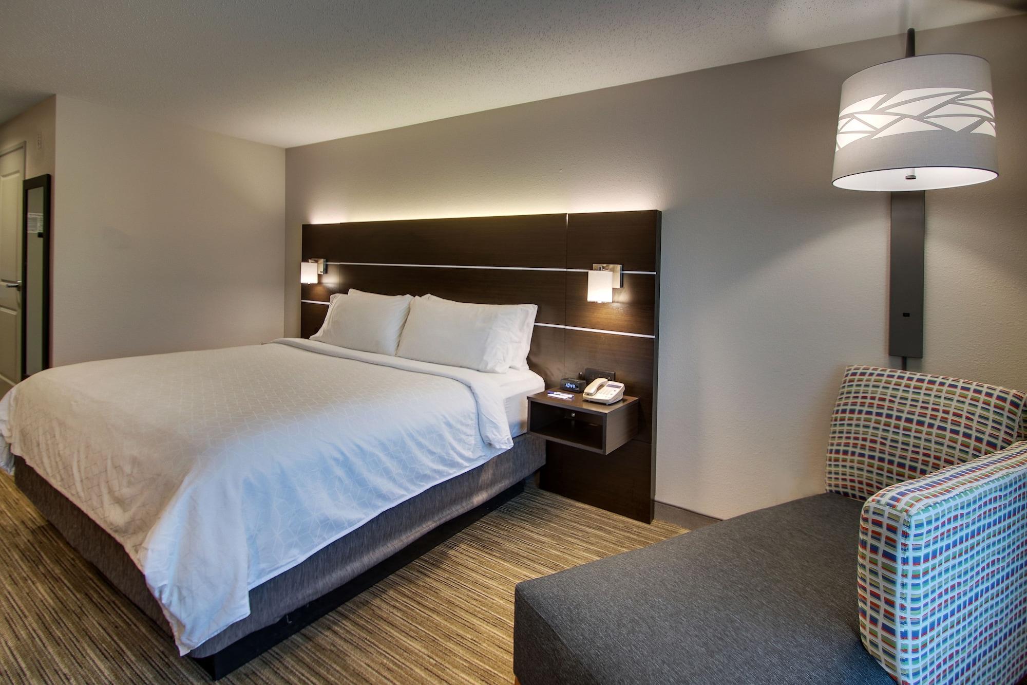 Holiday Inn Express Georgetown By Ihg Exterior photo
