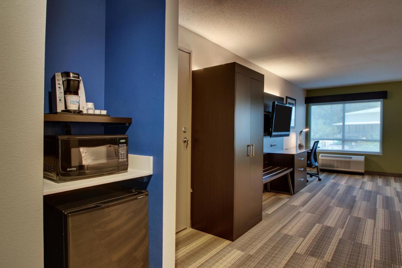 Holiday Inn Express Georgetown By Ihg Exterior photo