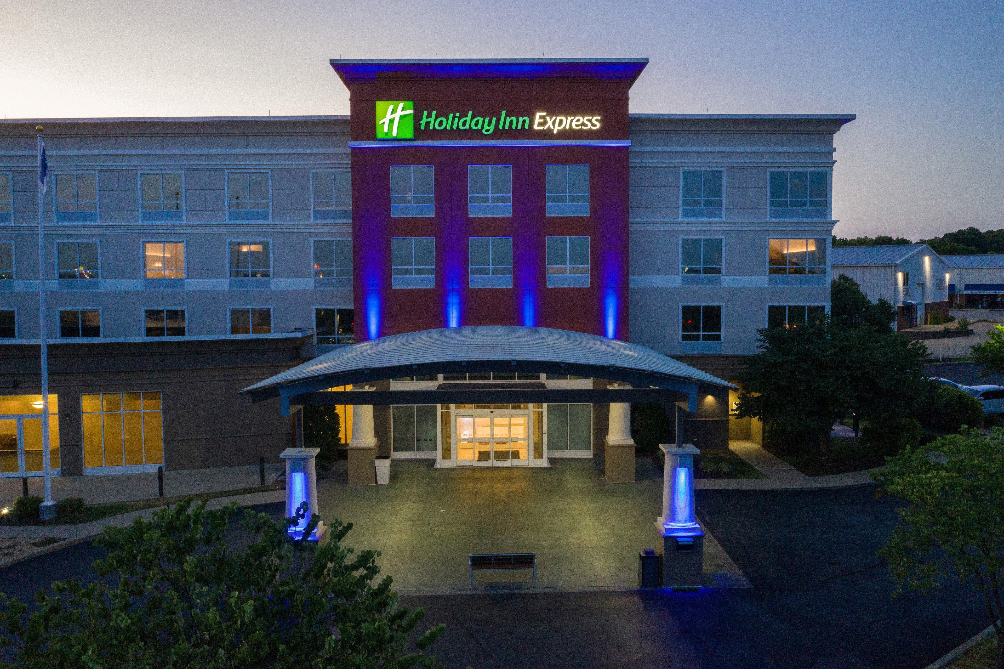 Holiday Inn Express Georgetown By Ihg Exterior photo