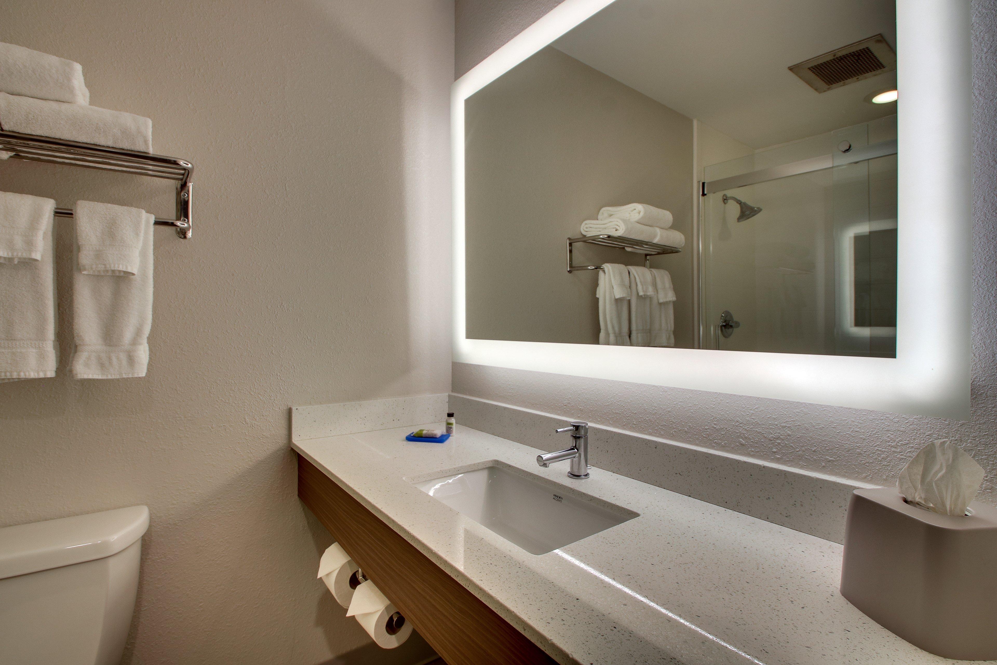 Holiday Inn Express Georgetown By Ihg Exterior photo