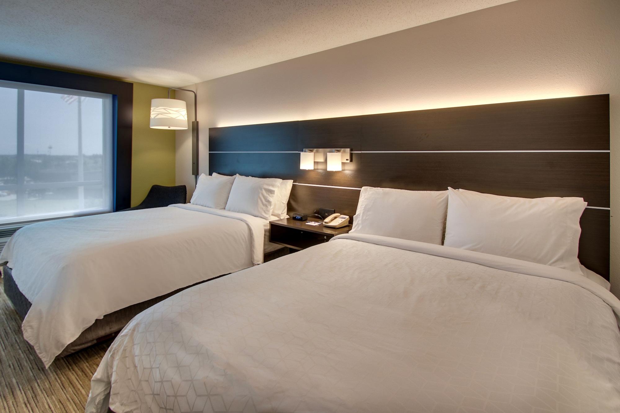 Holiday Inn Express Georgetown By Ihg Exterior photo