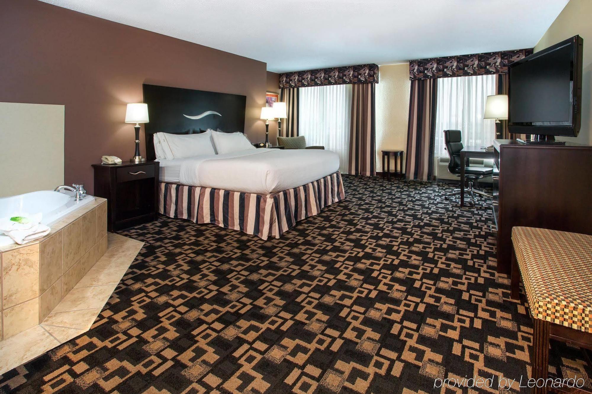 Holiday Inn Express Georgetown By Ihg Exterior photo